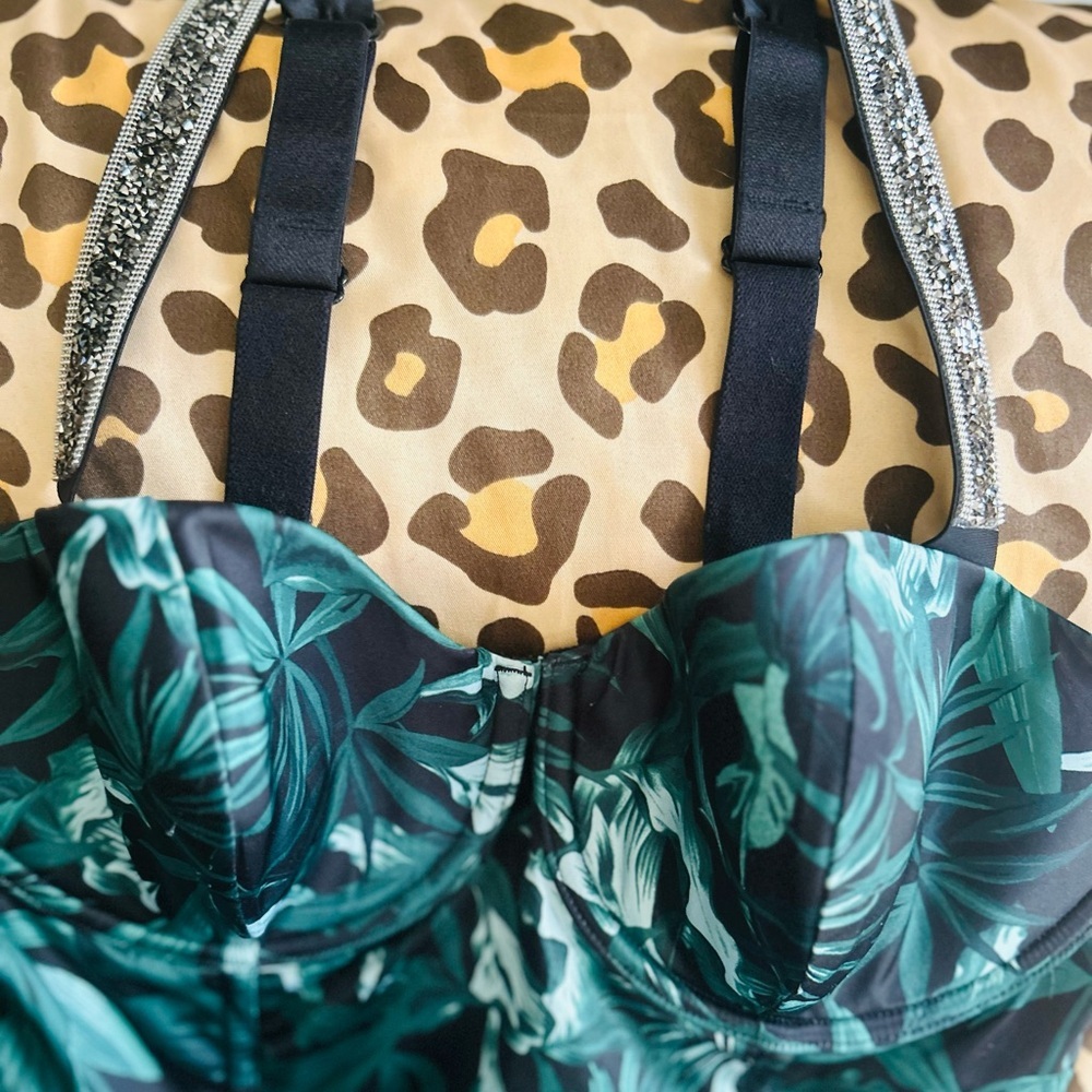 RARE Victoria's Secret Very Sexy Satin‎ Palm Leaf Shine Strap Bustier Bra 32DD - Picture 13 of 17